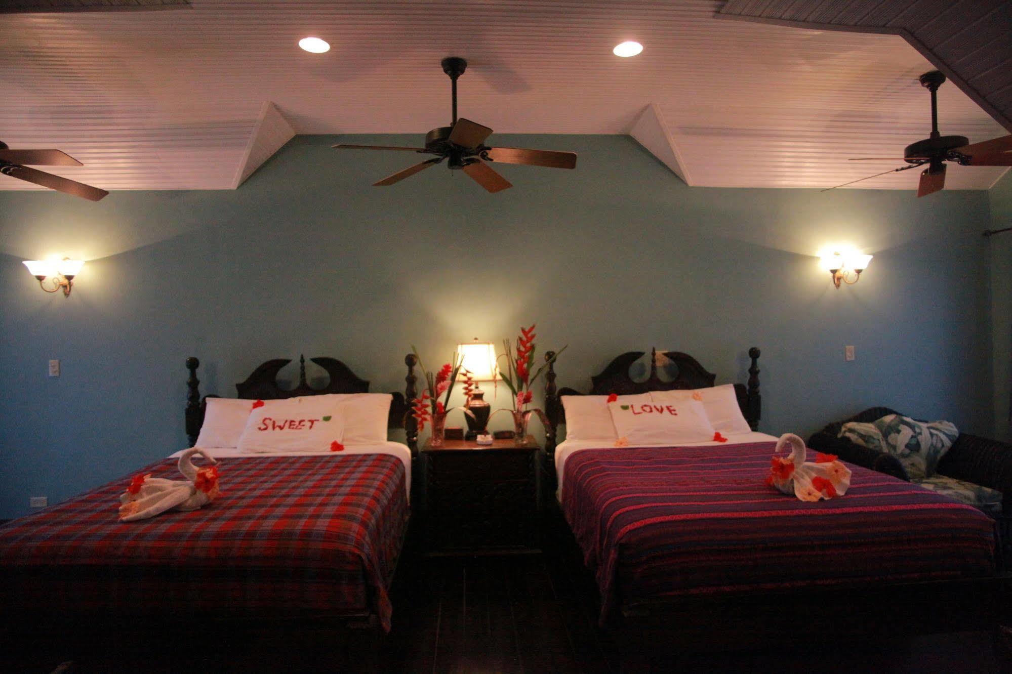 Mahogany Hall Luxury Boutique Resort San Ignacio Kültér fotó